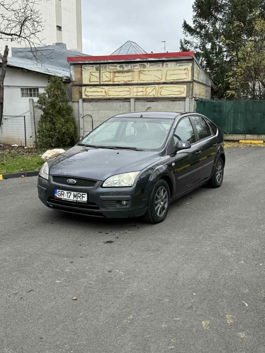Vand sau schimb ford focus an 2007 motor 1.8 benzina economic