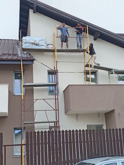 Executam lucrări de termo izolați polistiren și viață hidroizolații.