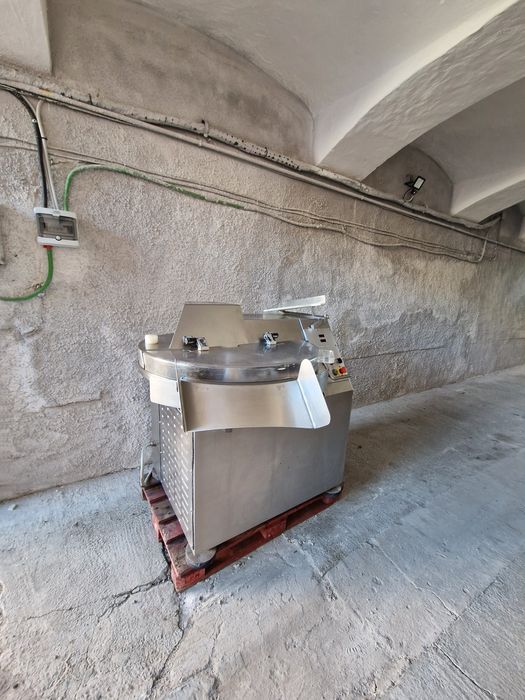 Kutter,cutter,cuter cu malaxare 65 l inox