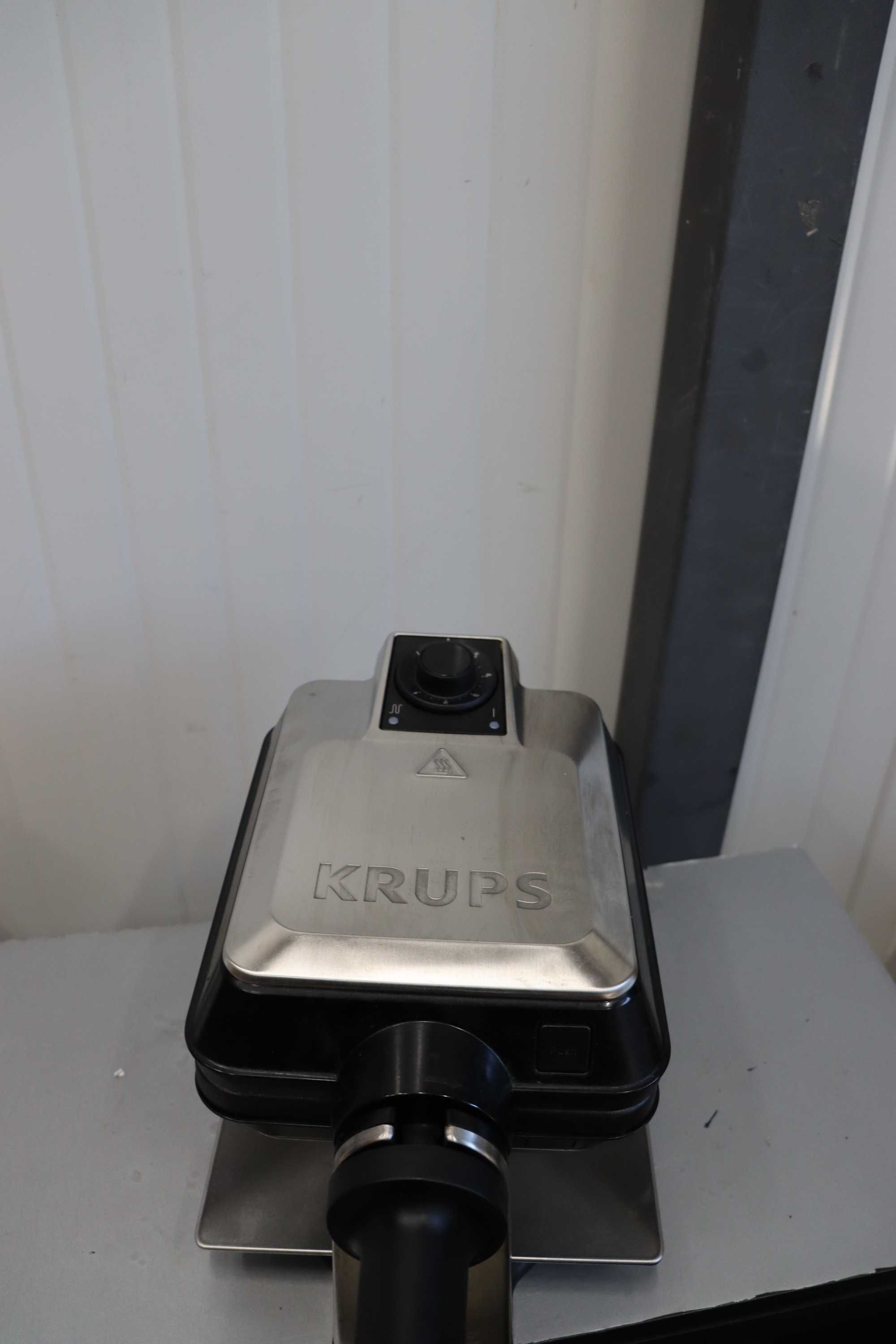 Krups FDD 95 D гофретник професионален 1400W