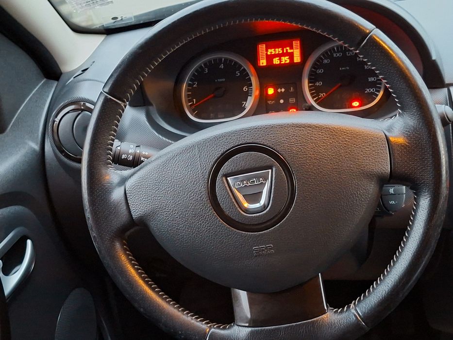 Duster 4x4 / decuplabil / Look - Benzină