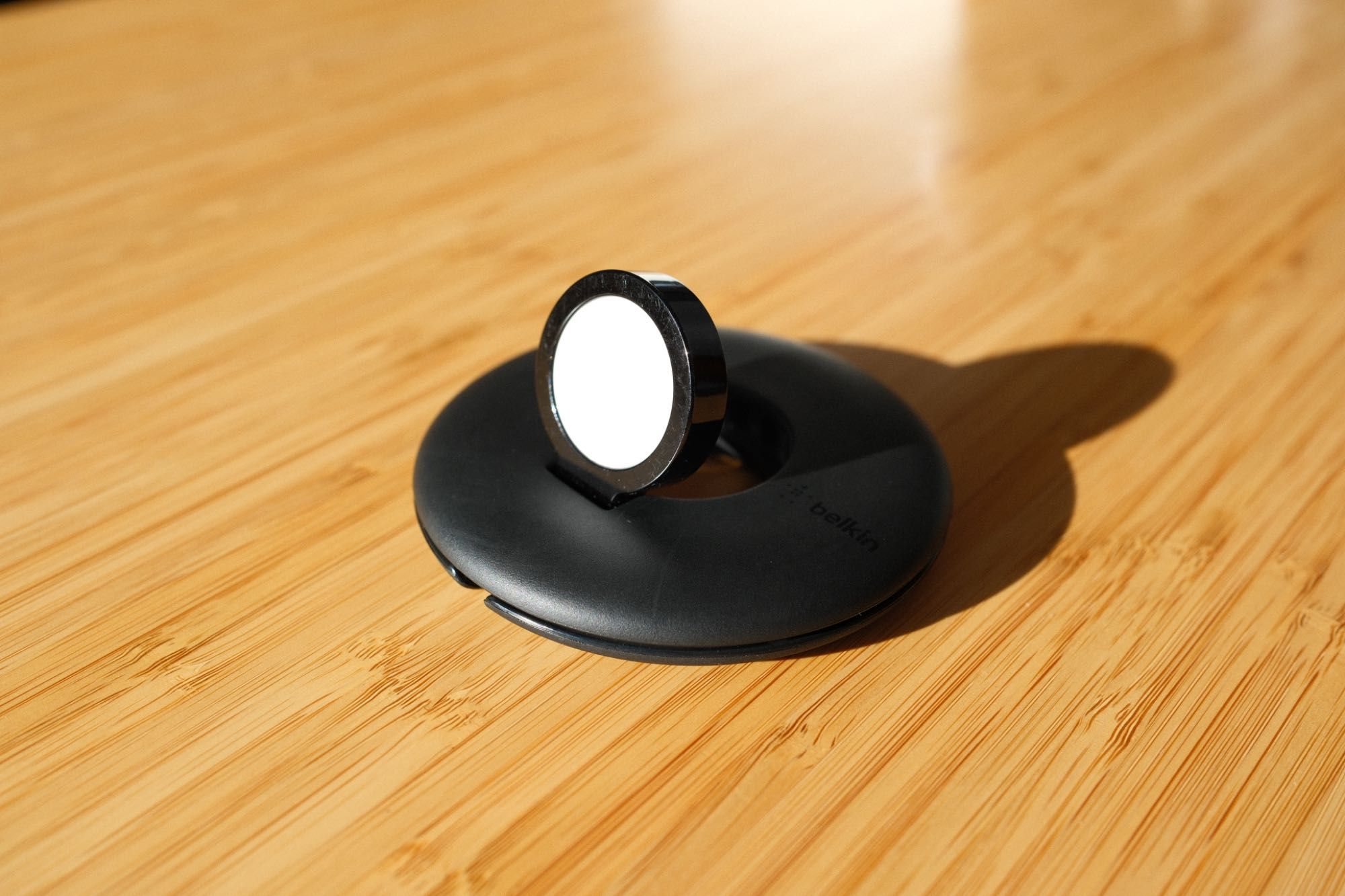 Бързо зарядно за Apple Watch: USB-C кабел + Belkin Travel Stand стойка