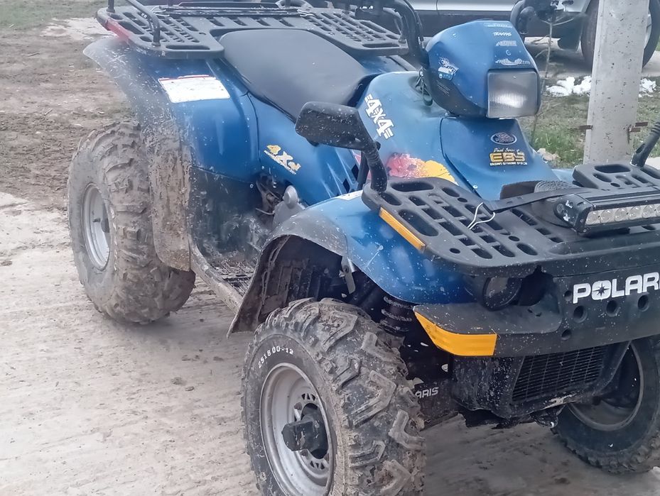 Vând  ATV polaris