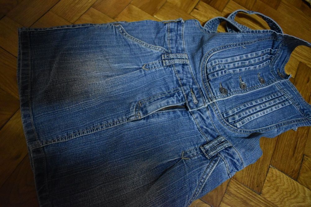 Salopeta cu fusta scurta