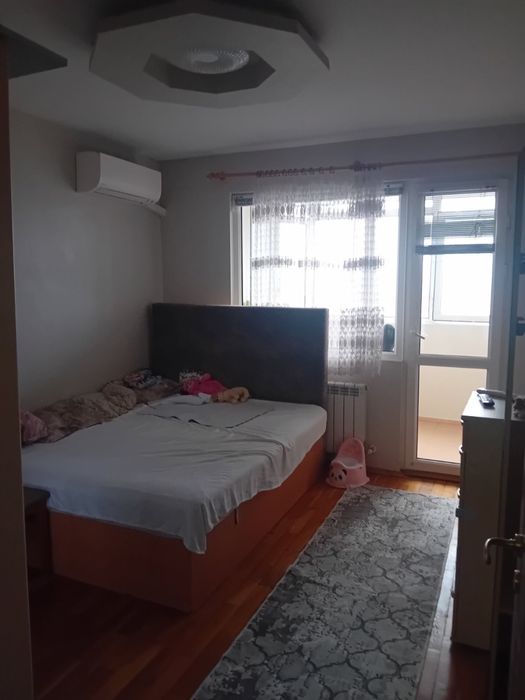 Тристаен - център