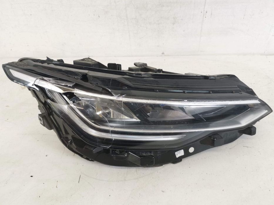 Far Dreapta Full Led   Volkswagen Golf 8 Facelift Original Avariat