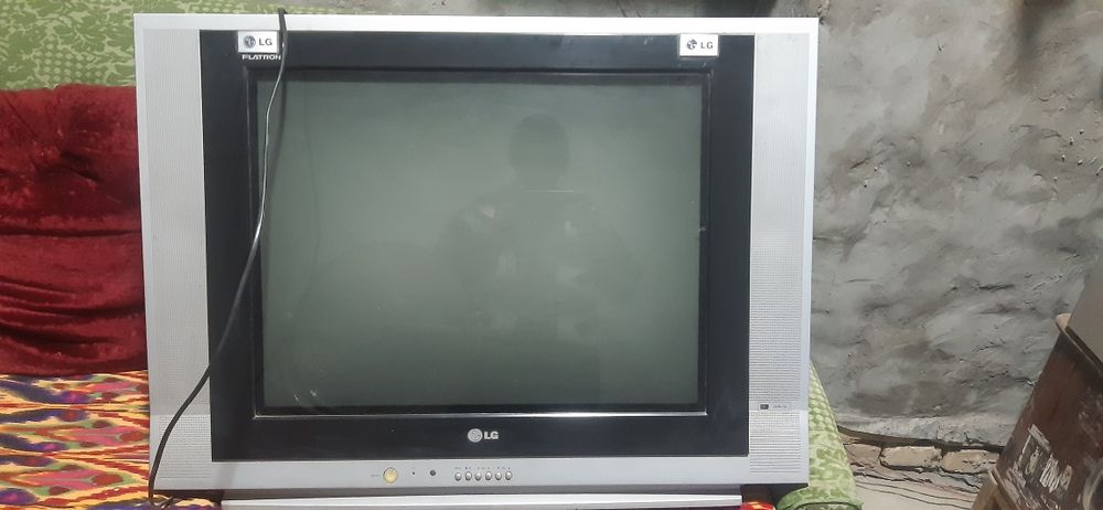 Telivizor 100 ming som