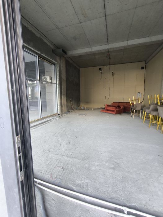 Сдаётся в аренду помещение под общепит! В бизнес центре ул.Махтумкули