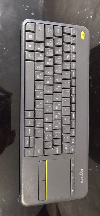 Logitech K400 PLUS беспроводная клавиатура с тачпадом