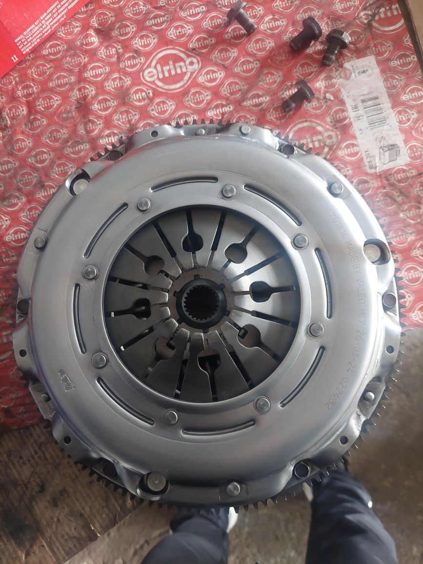 Комплект съединител с маховик за vw passat valeo