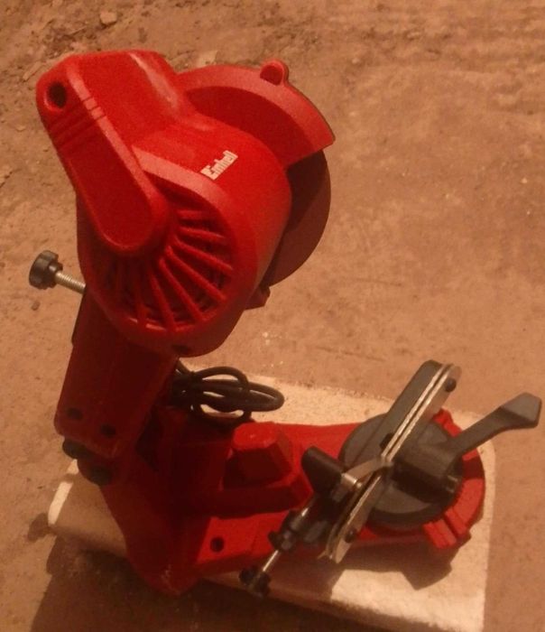 Електрическа пила Einhell за всички вериги на резачки за дърва