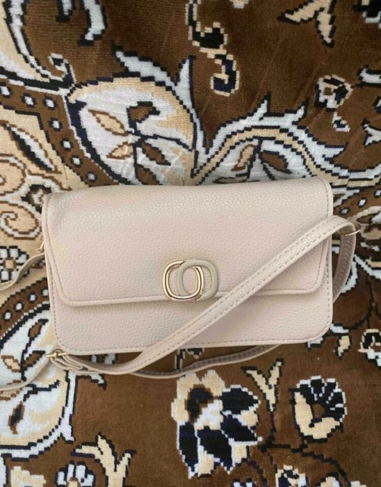 Geantă bej de umăr