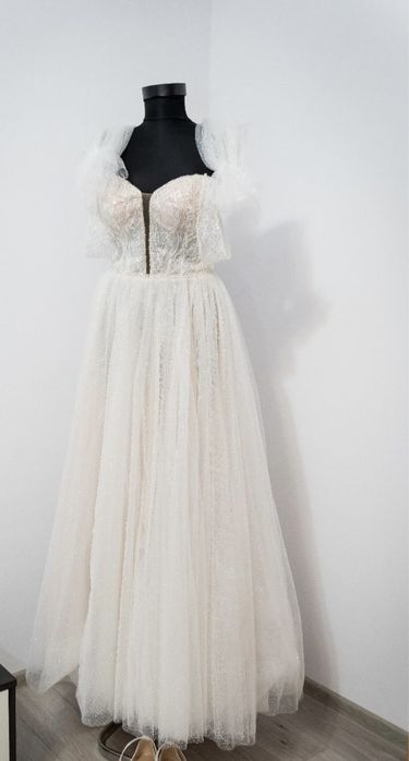 Vand rochie de mireasa
