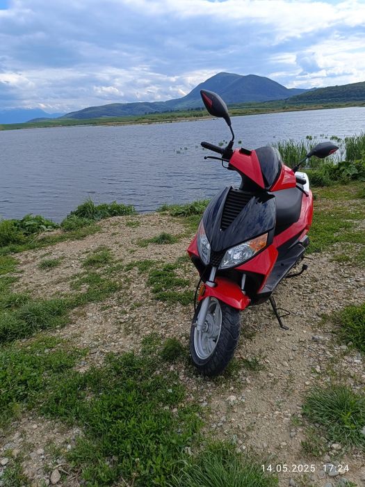 Scuter Pegasus în stare perfectă