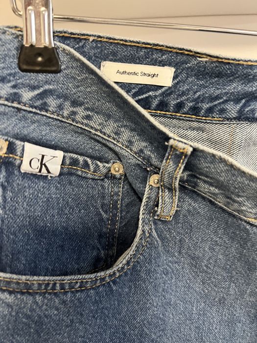 Blugi model Dad jeans Calvin Klein