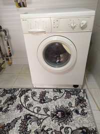 Продается срочно стиральная машина indesit 5 кг