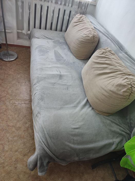 Продается большой диван в отличном состоянии