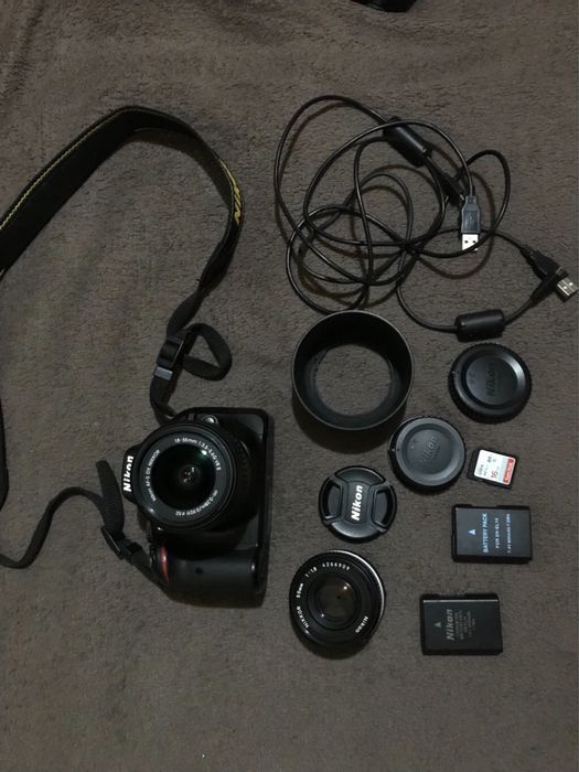 Nikon D5200 + Accesorii (kit complet, stare foarte bună)