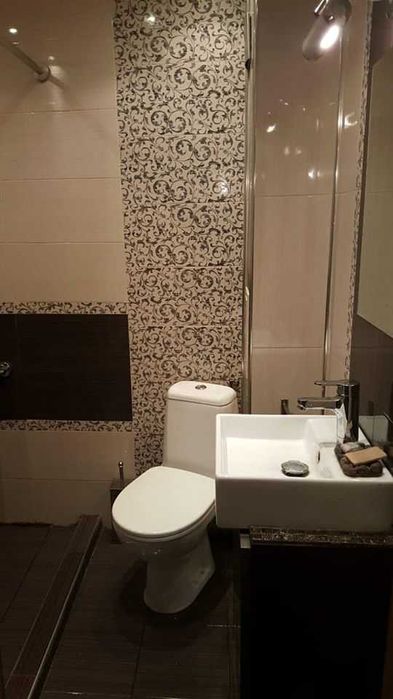 Дава се под наем Тристаен апартамент в София, Хладилника - 80 кв.м за 800 € - Снимка #10