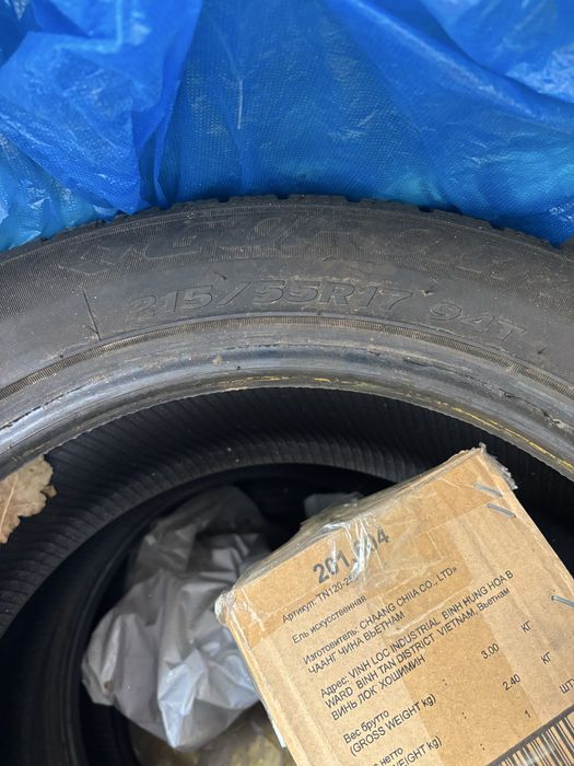 Продам зимние шины 215/55/R17