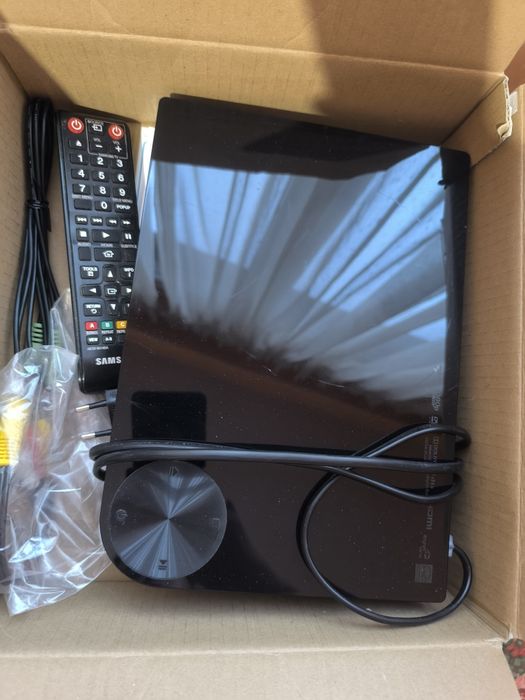 Продавам DVD  Samsung.