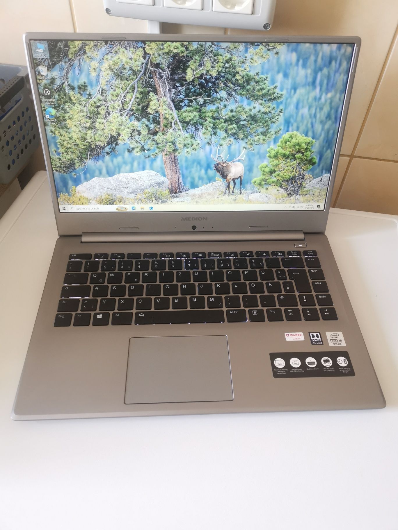 Laptop medion core I5 gen 10 ssd