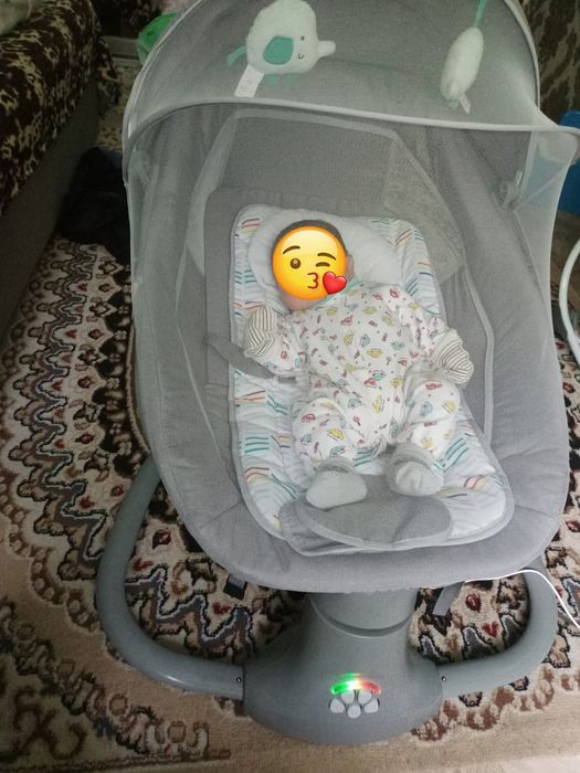 Продам шезлонг новый