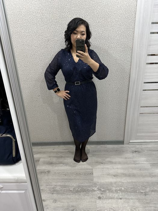 Платье с паетками