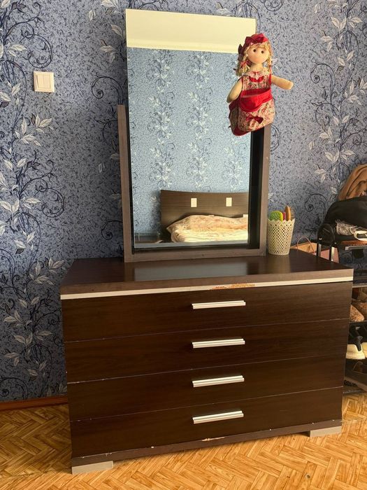 Спальный мебель диван иккита тумба тримо срочно сотилади ттттттттттттт