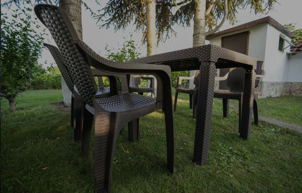 Висококачествен градински комплект от маса 140х80см. и 6 стола пвц – р