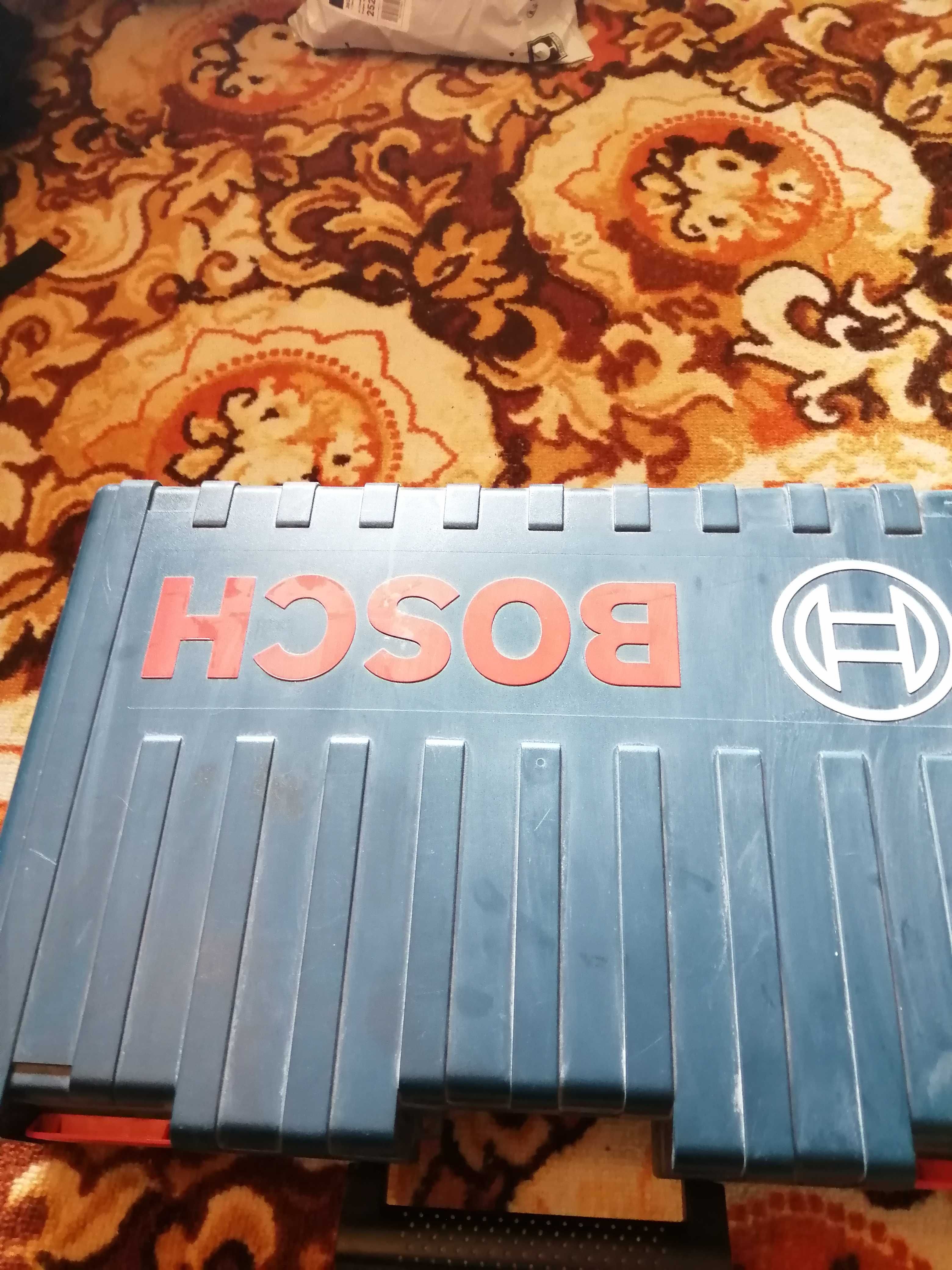 Продавам професионален къртач BOSCH Professional GSH 7 VC 13.3 джаула