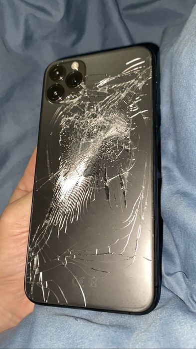 iPhone 11 pro max 64gb , 78 % sanatatea bateriei