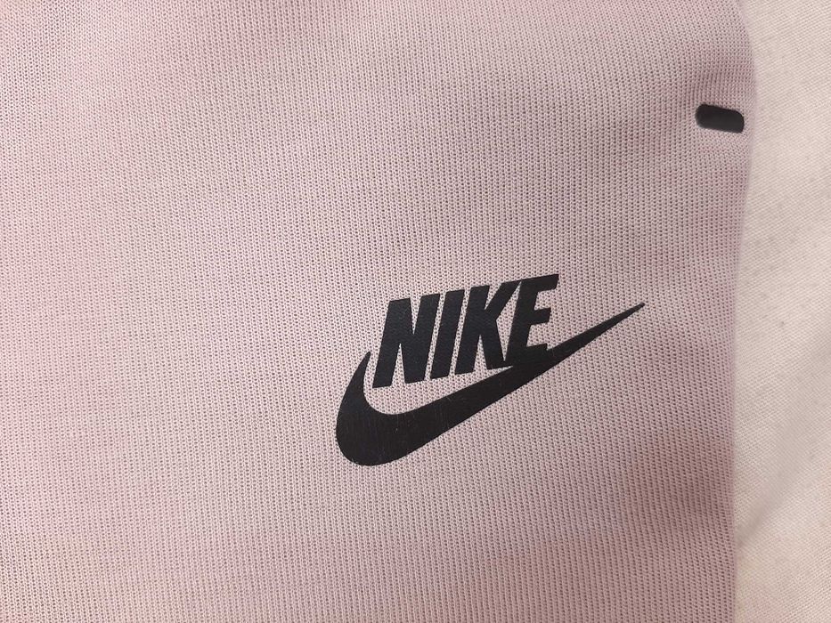 Nike Tech Fleece Jogger - Оригинално дамско долнище размер XS