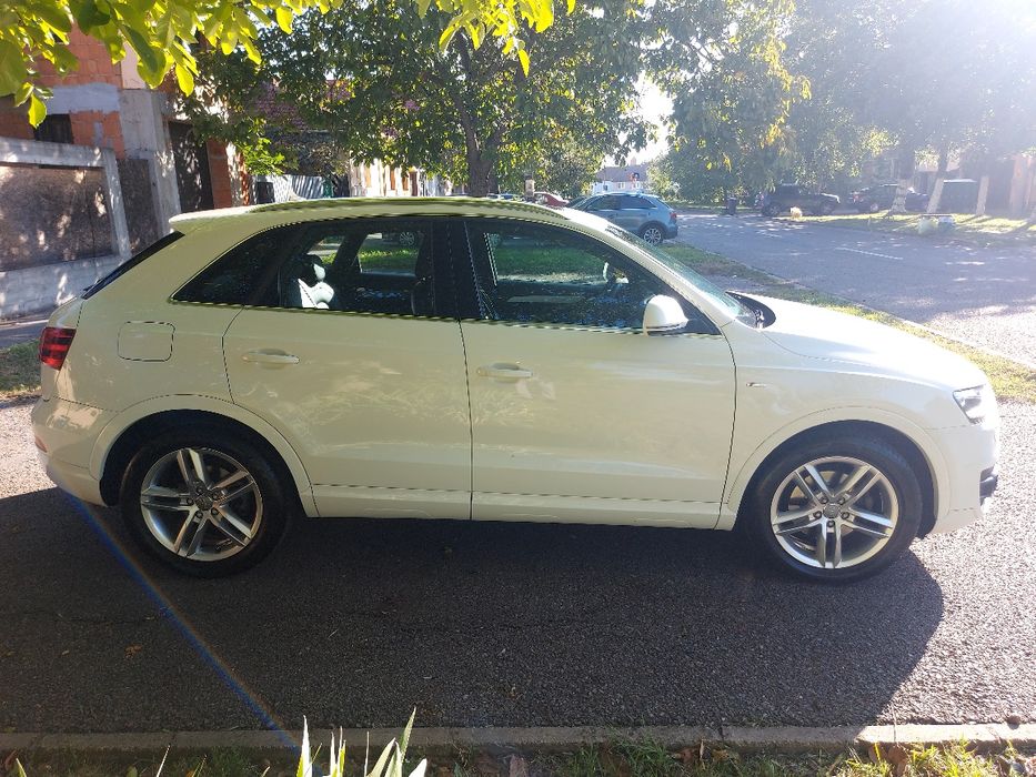 Vând Audi Q3 S line