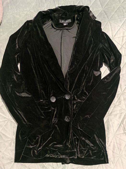 Дамско черно велурено сако ХС - 34