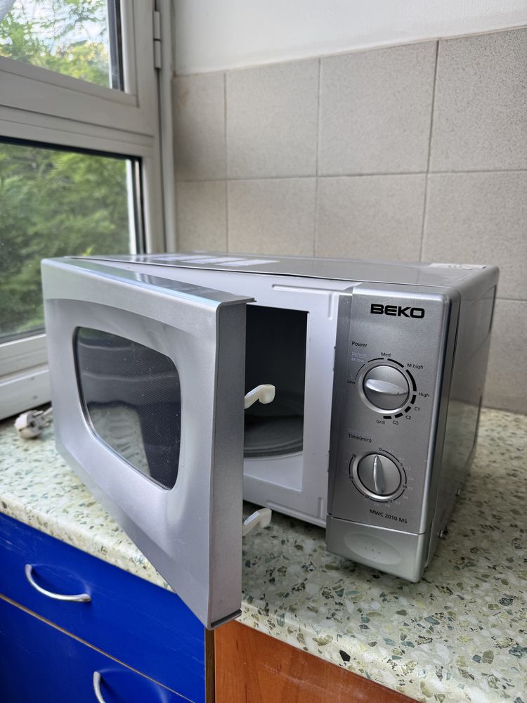Свободностояща микровълнова BEKO