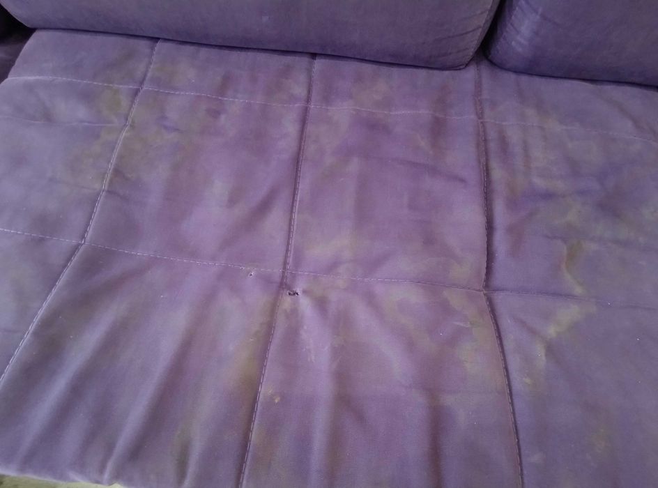 Ъглов диван в лилав цвят