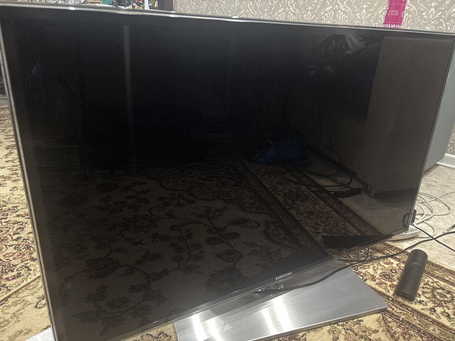Смарт-телевизор в отличном состояний, имеется кронштейн, район Артура.