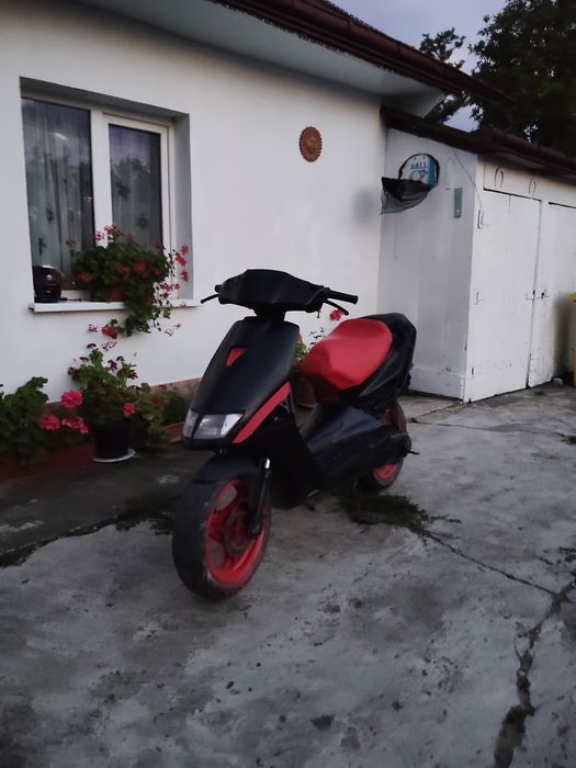 Scuter Aprilia sr1 de 80 CC