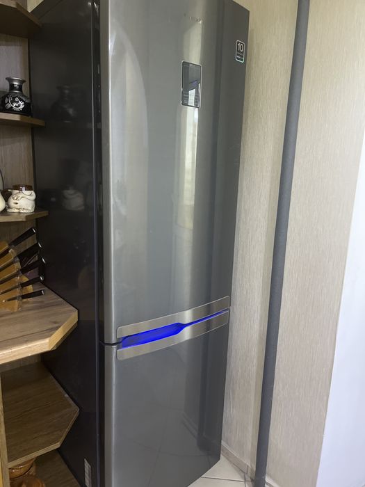 Продам холодильник Samsung