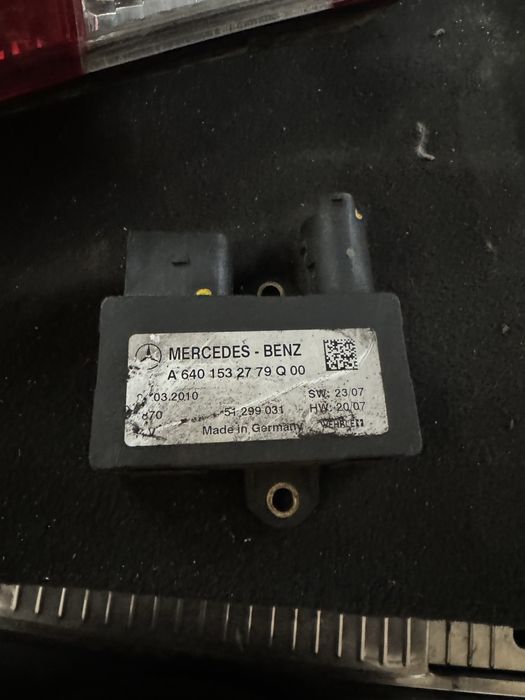 Реле подгревни свещи за Mercedes B200cdi 2009г