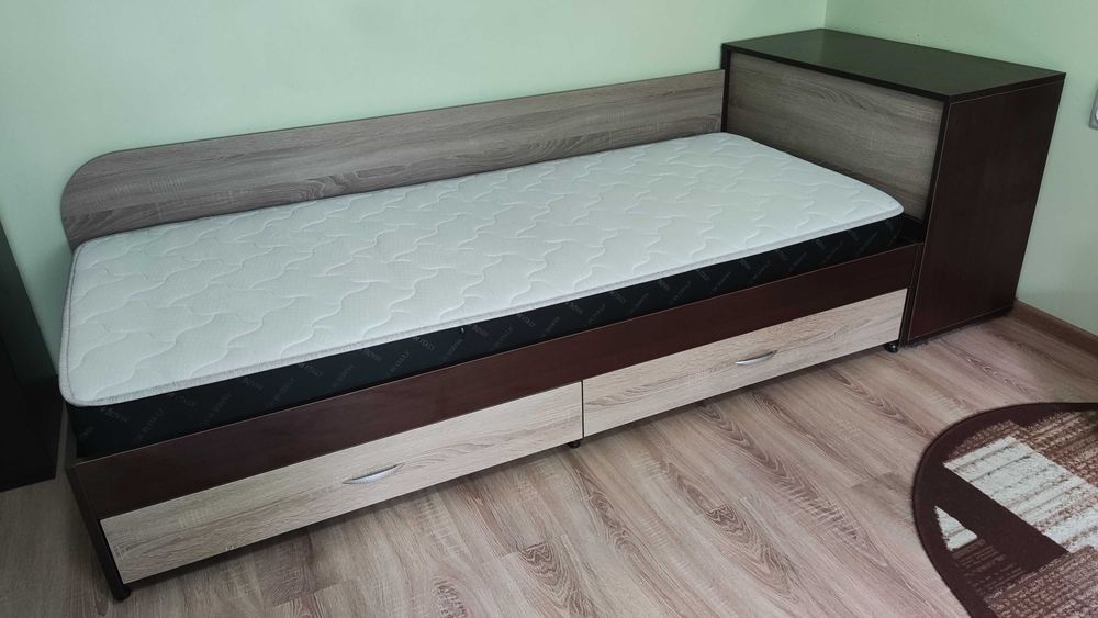 Единично легло с ракла