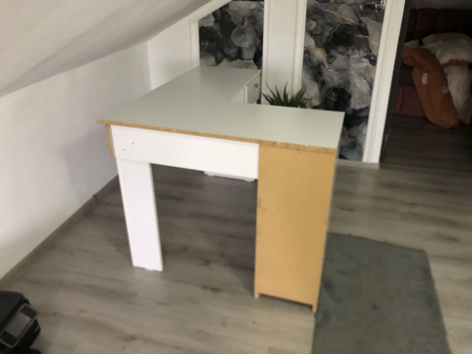 Birou cu sertare sertarele au softclous montat de doua luni pentru min