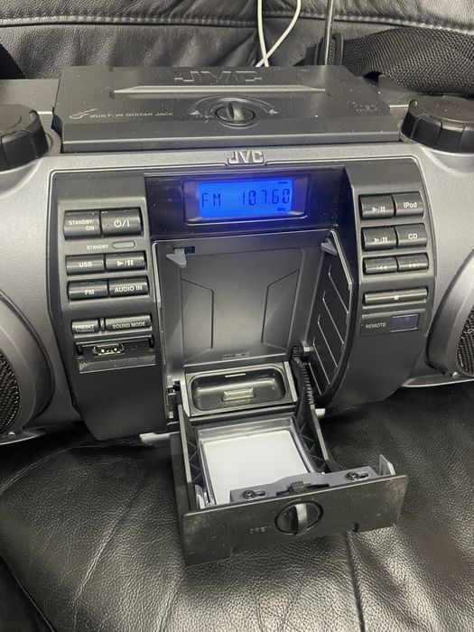 Радио bombox JVC rv-nb70b