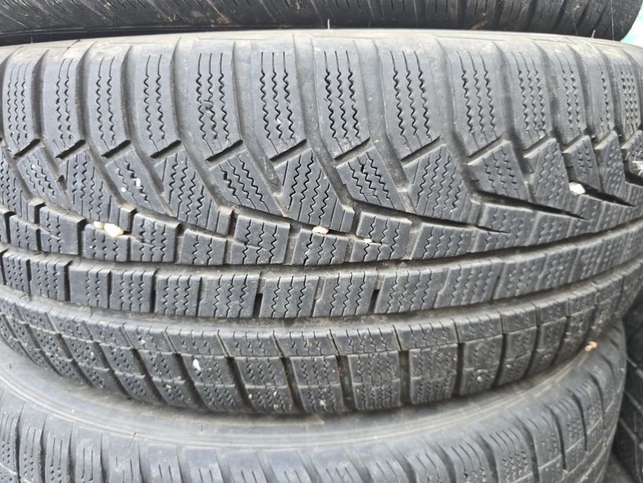 Set 4 anvelope/cauciuc/roti 225/60R18 (iarna) ca noi