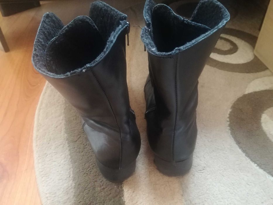 Продавам дамски зимни ботуши-боти от естествена кожа поръчкови