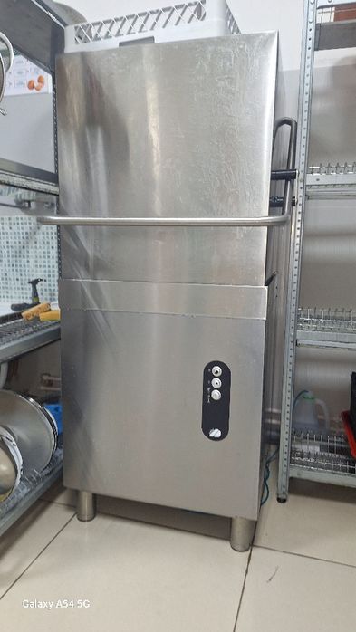 Продам  посудомойчная иашина. В отдичном состояний.. Состояние нового