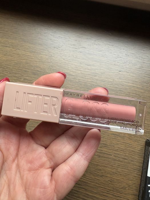 Течни червила, моливи, очна линия Nyx, Armani, Bourjois, Maybelline