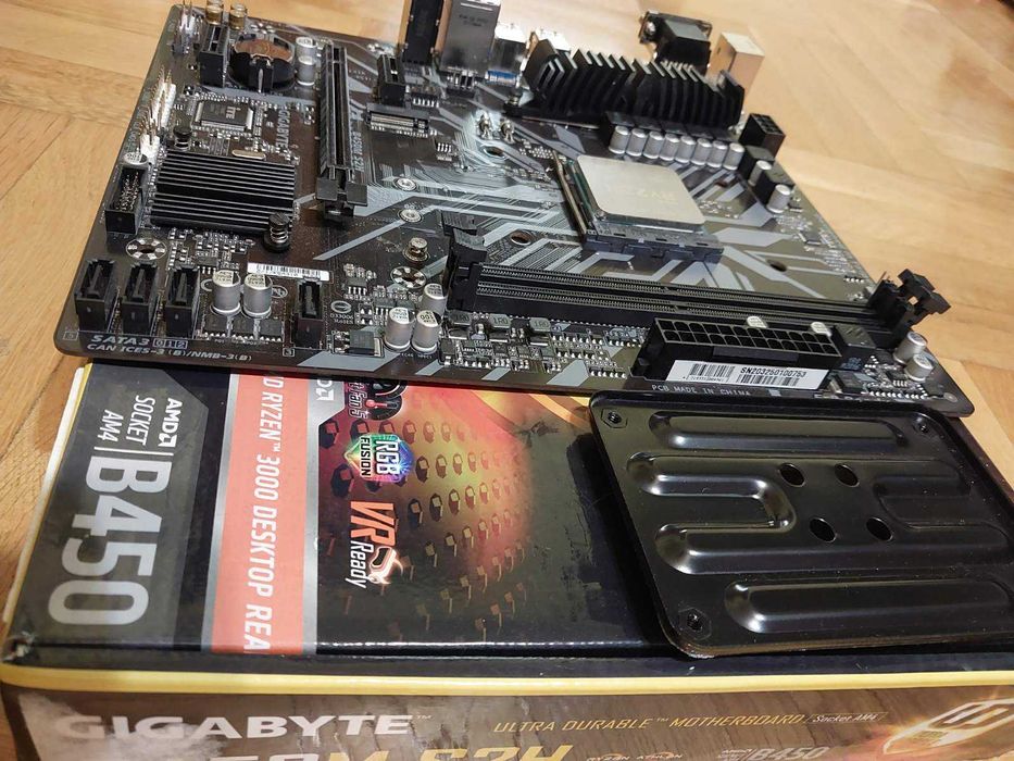 AMD Ryzen 5 3600 + Gigabyte B450M S2H