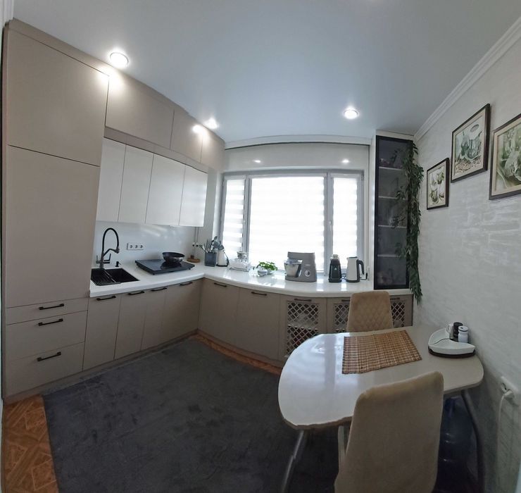 Продам 2-комн квартиру улучшенной планировки по ул.Университетская 29